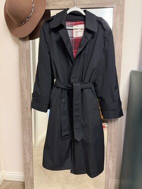 Men's Black Trench Coat with Belt - Classic Tailored Outerwear
